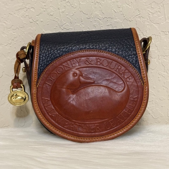 Dooney & Bourke Vintage Duck Bag - Picture 2 of 12